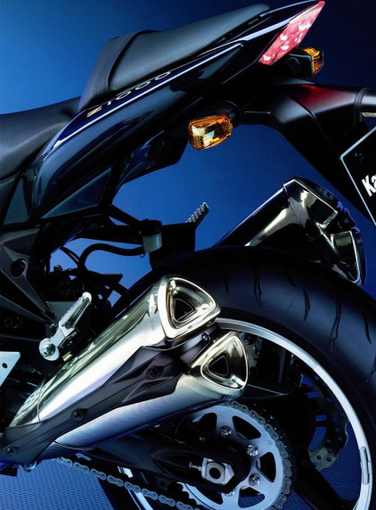 07_Kawasaki_Z1000_BLU.jpg