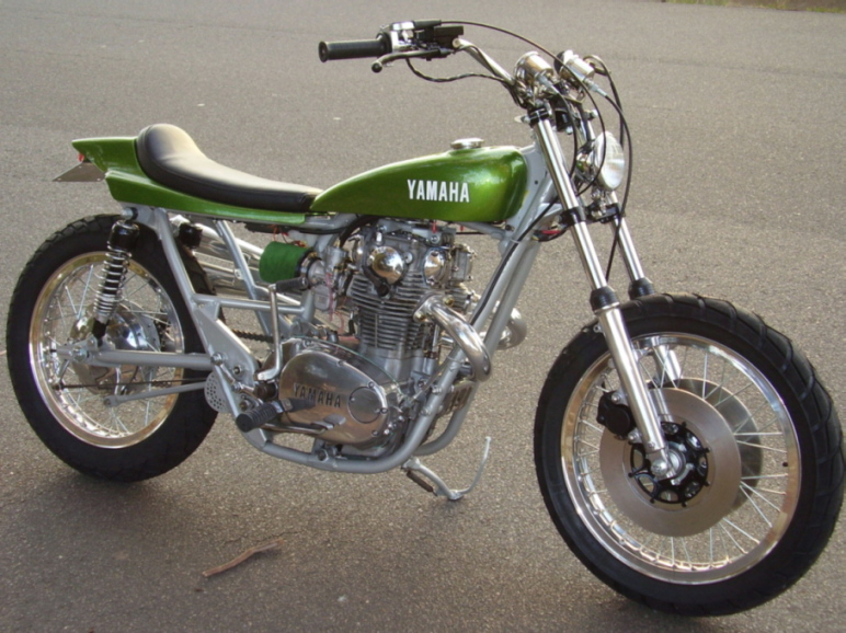 Mmmmm  flat-trackin' paradise
<br />Don't those pipes look the business ?