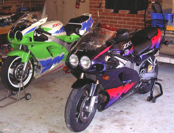 Heres a pic of my zxr750's