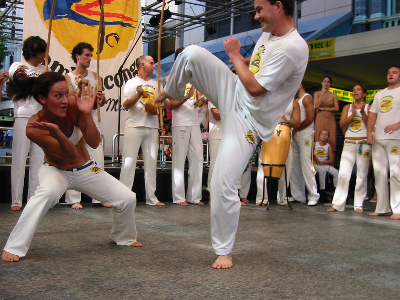 überbuff capoeiristas in tight white pants