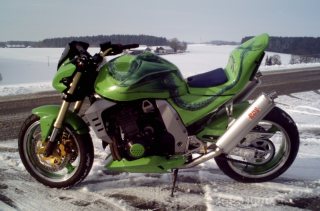 z1000_1.jpg
