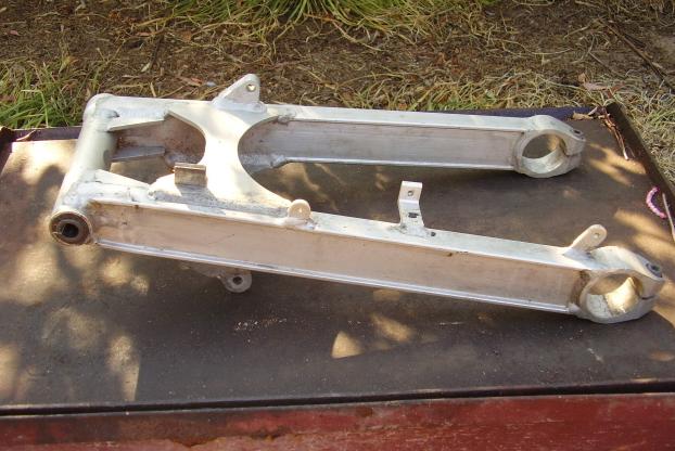 Box-section swingarm - to Brace or not to Brace, that is the question...