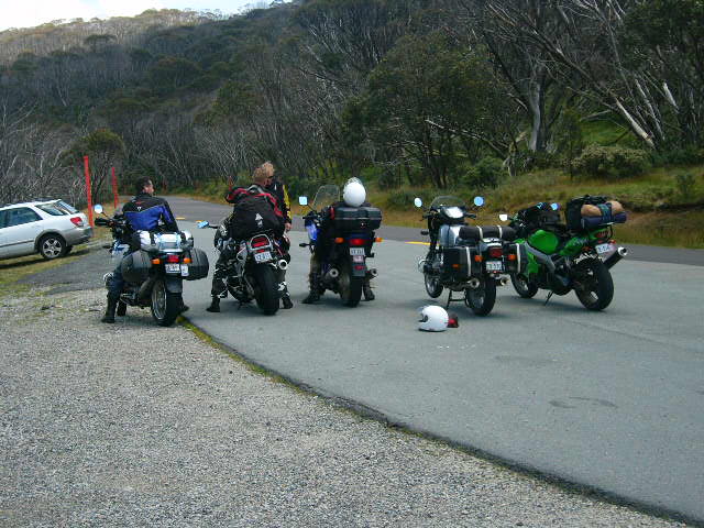 Parked at the top of Dead Horse Gap, looking onwards towards Corryong?