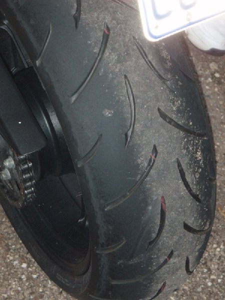 R1Tyres.jpg