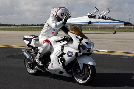 Kawasaki_ZZR1400_NASA_tribute..jpg
