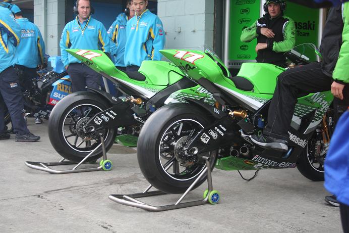Even the Suzuki guys admire the Kawasaki's lol