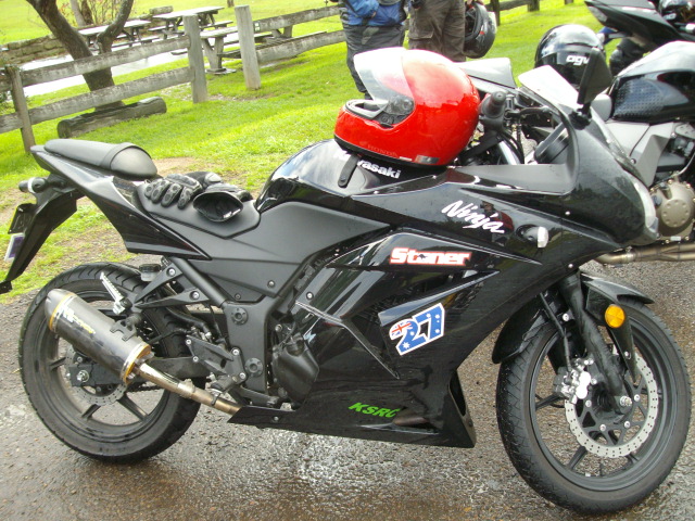 my baby with two brothers carbon fibre can with &quot;magnesium&quot; end cap.... oooo