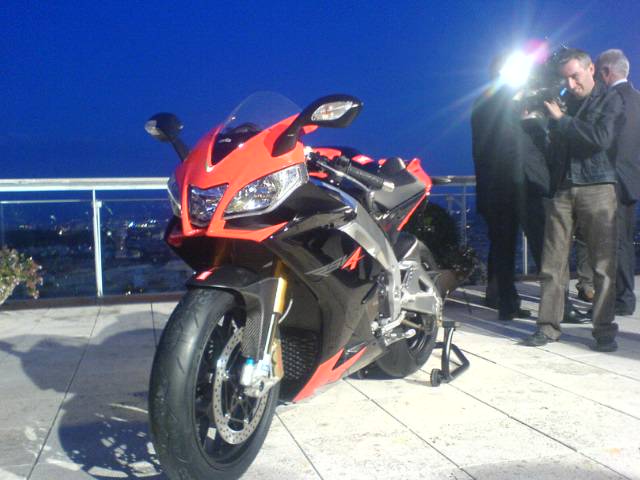 01rsv4launch.jpg