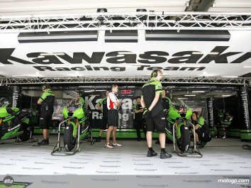 220645_Kawasaki+Racing+garage-1280x960-may3.jpg.preview.jpg