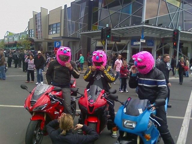 Its the gay kermit brothers!