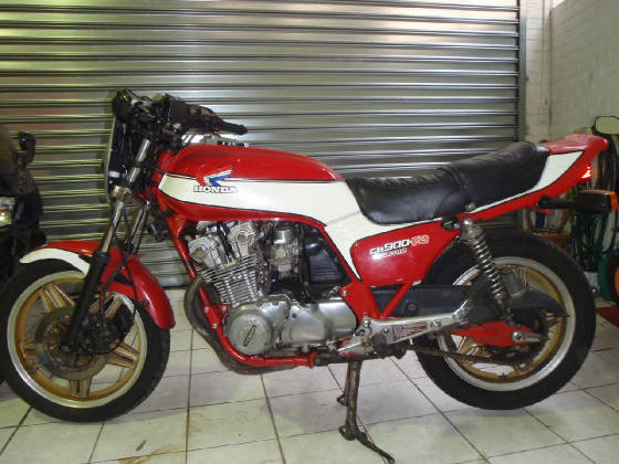 CB900F2.jpg.w560h420.jpg