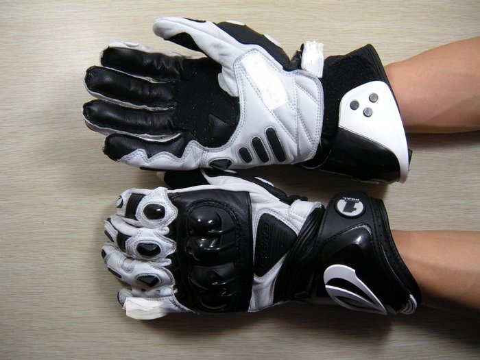 Glove 2.jpg