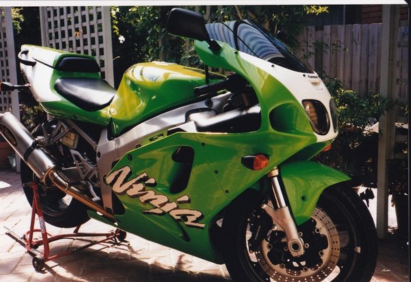 ZX7R