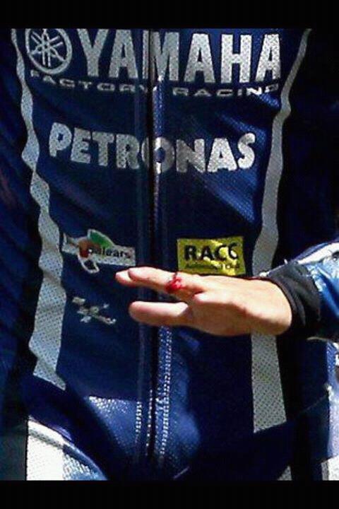 JL finger.jpg