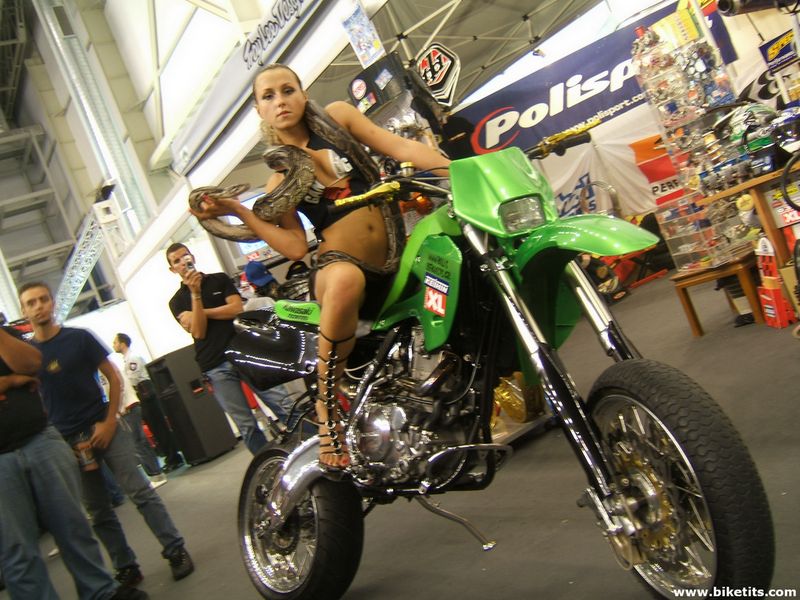 kawasaki girl (528).jpg