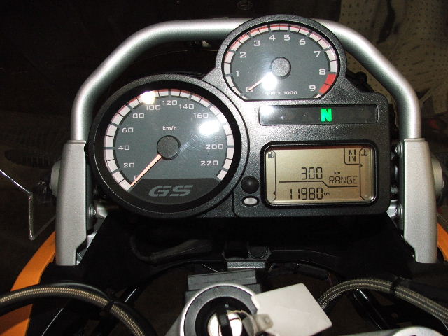 11900km 2009 model with all electronics