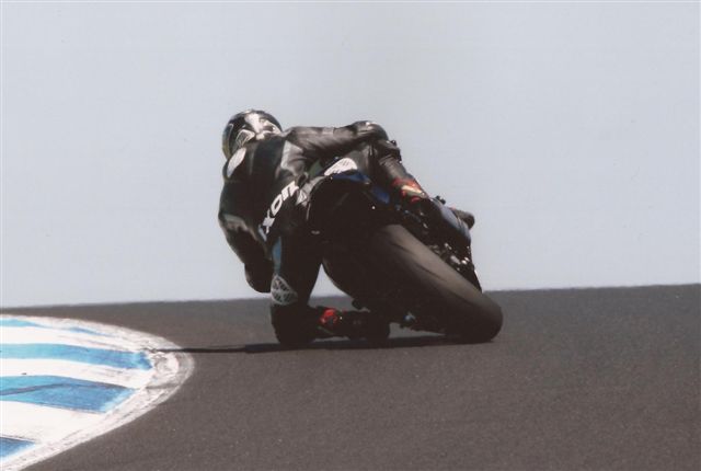 Macca_2011_zx10r_Lukey_Heights_rear.jpg