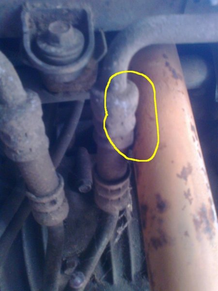 A bit of leverage, loosen the banjo bolt on the cooler, retighten and there is now clearance. How hard was that? Too hard for someone.