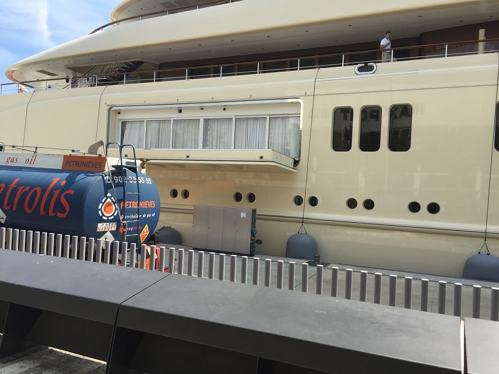 Doesn't every boat have a fold out Balcony??????