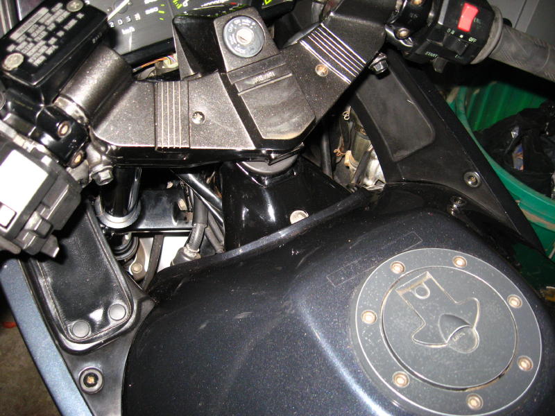 gpx750r_2b_wider_shot.jpg