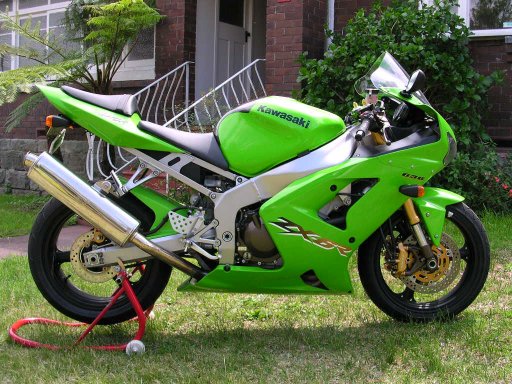 the beautiful '03 zx6r