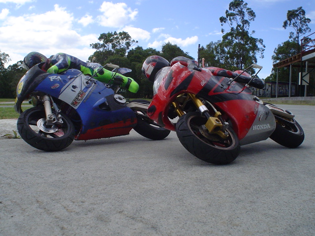Blue bike; TTfm1e... Red bike; TTfm1e Custom nitro... Both bikes are all carbon fibre frames, Ali. wheels and Delrin, 7075 milled parts...