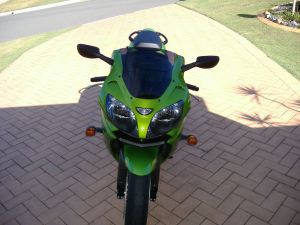 ZX9R Green