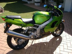 ZX9r Green