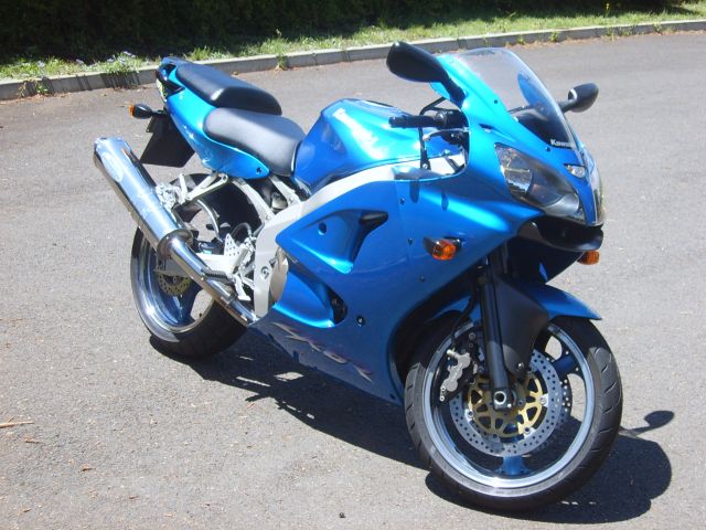 the old bike. what a sweet ride. miss it..... nearly.
